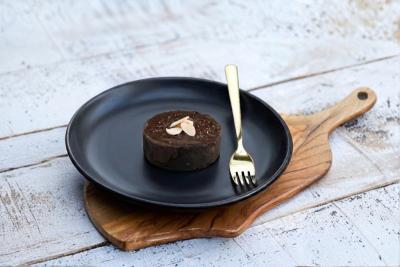 MINI TORTINHA DE CHOCOLATE COM RECHEIO DE CARAMELO SALGADO
